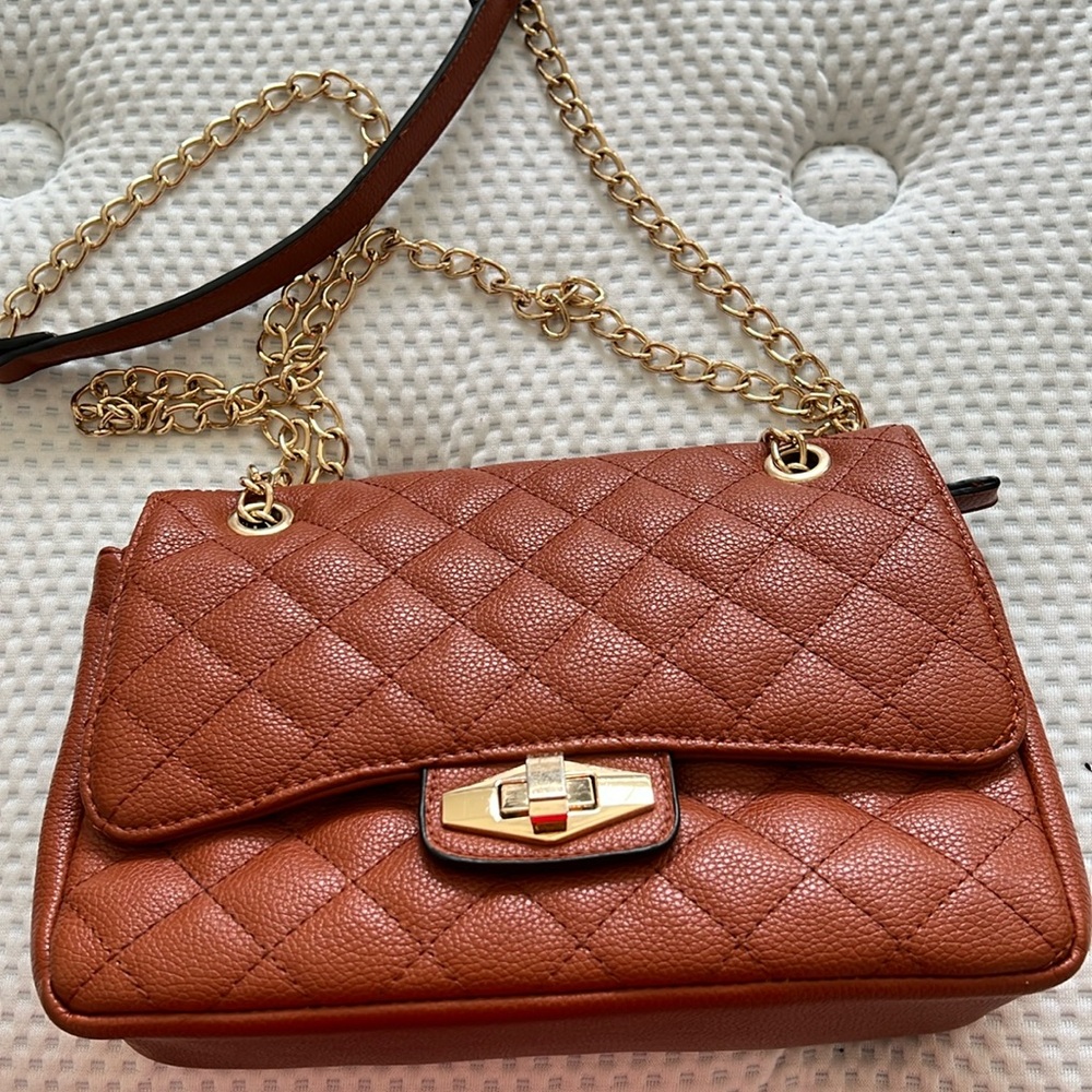 Free Crossbody bag for $40+ purchase